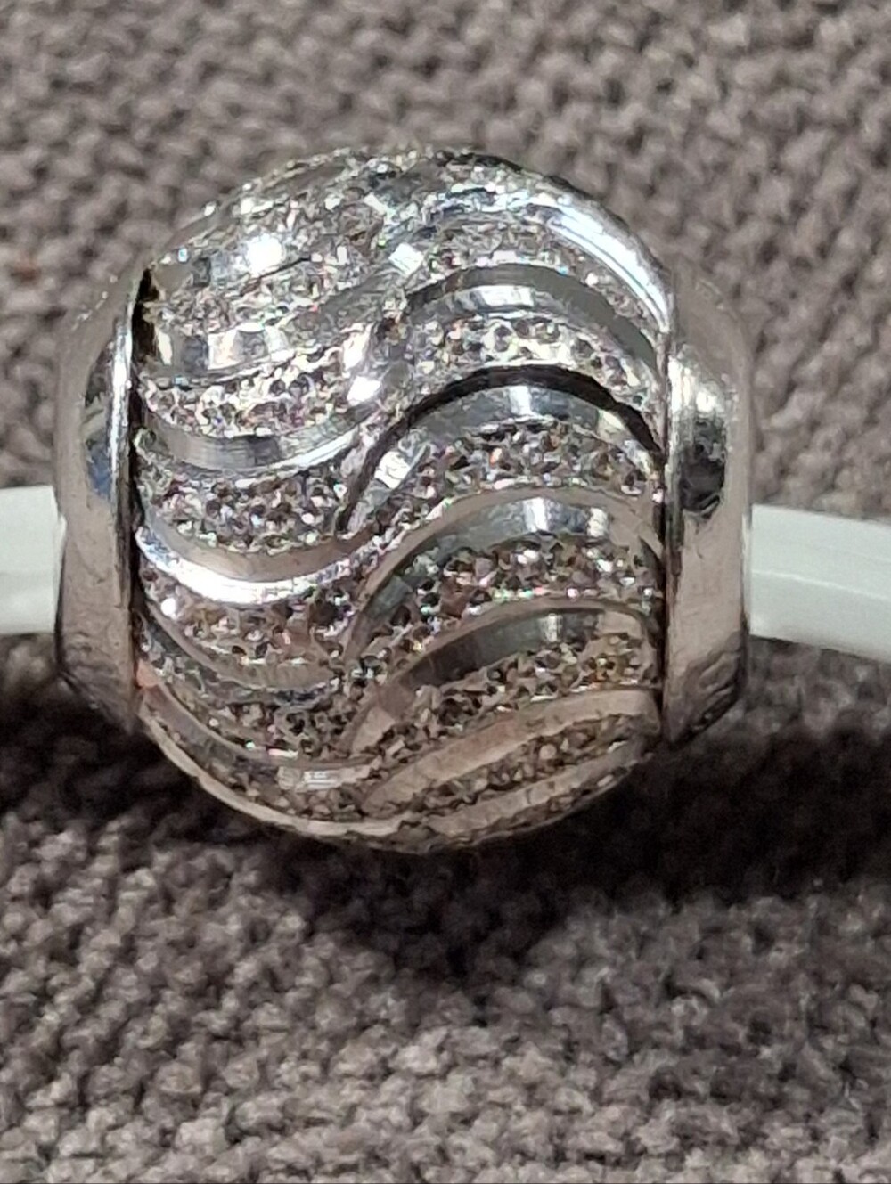 Persona Wavy 925 Sterling Silver with Crystal Specks Bead Charm VG